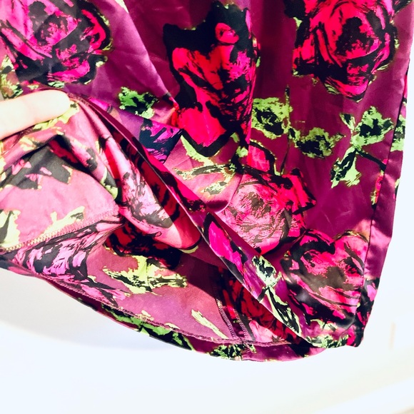 KENSIE Silky Painted Graffiti Roses Magenta Dress 12 NWT - Picture 4 of 12